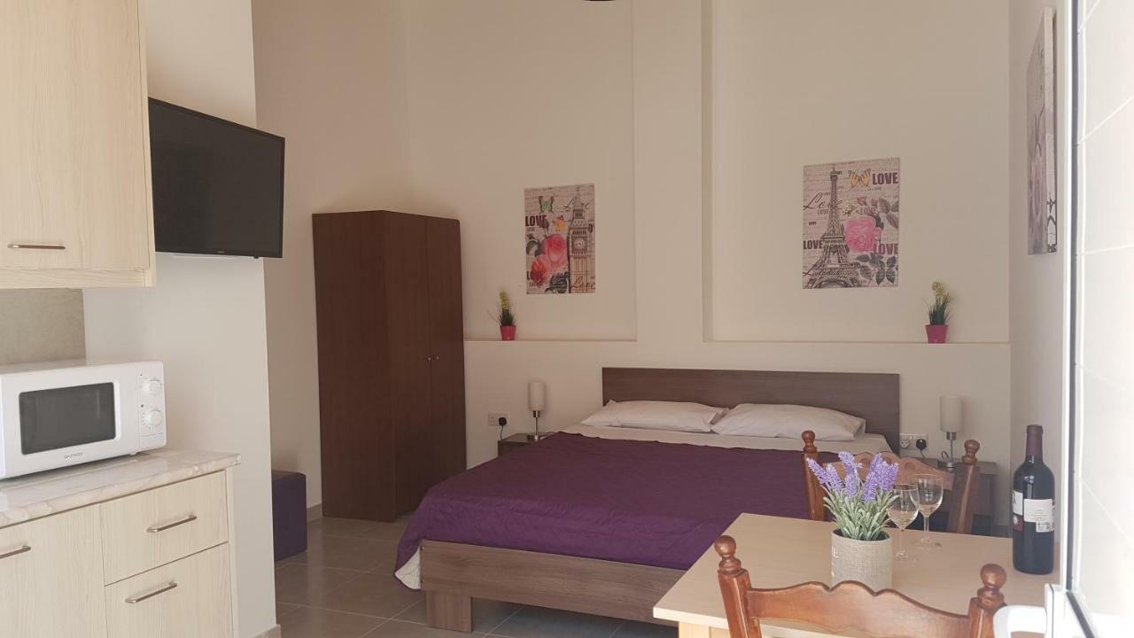 Zorbas No 2 Apartment Larnaca Exterior foto